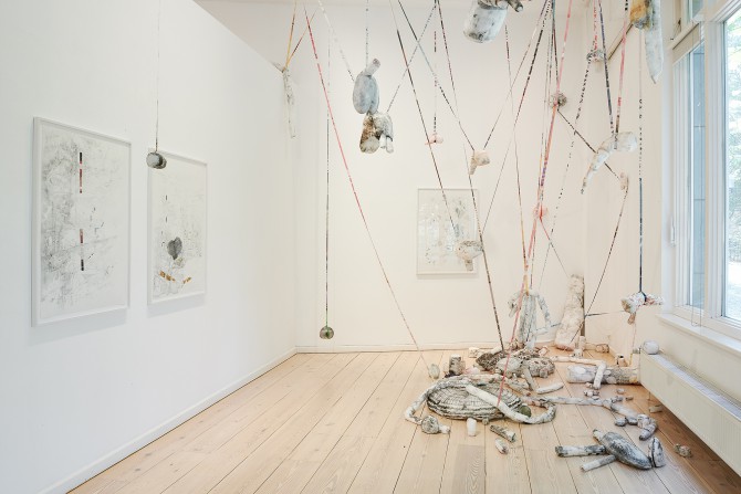 Jenny Michel. Cracks in my Mind