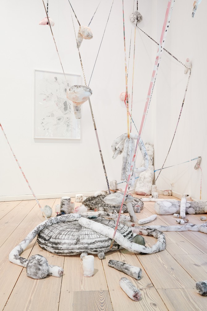 Jenny Michel. Cracks in my Mind