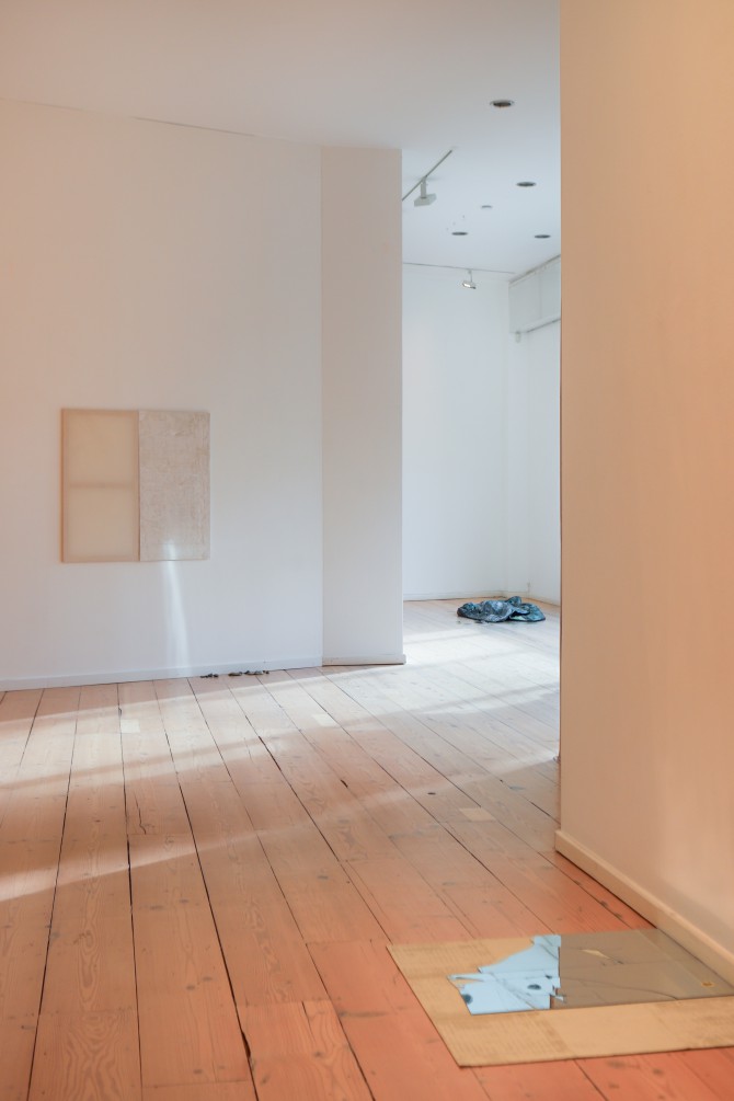 GERHARD HOEHME & DELIA JÜRGENS. Like Wolves on the Fold