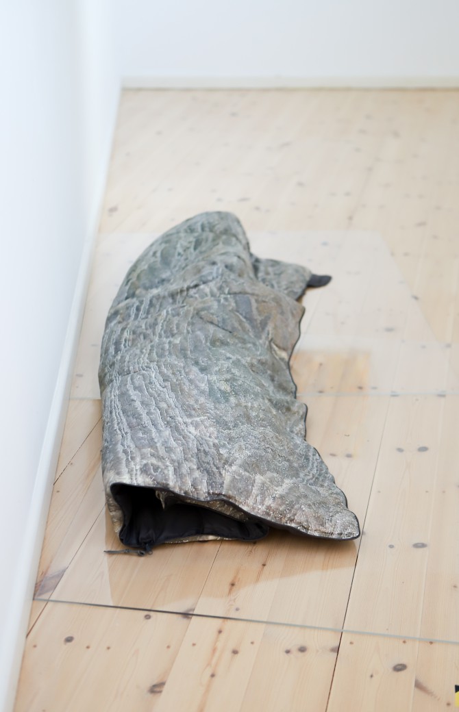 GERHARD HOEHME & DELIA JÜRGENS. Like Wolves on the Fold