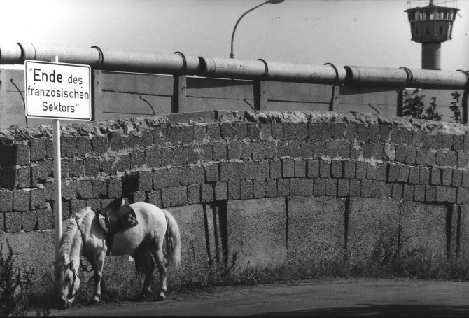 Hamm_Berliner Mauer franz Sektor_1976_1Abzug_30x40cm_graustufen